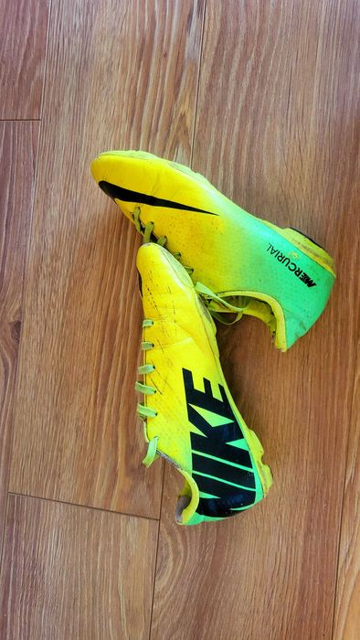 Футболни бутонки  Nike