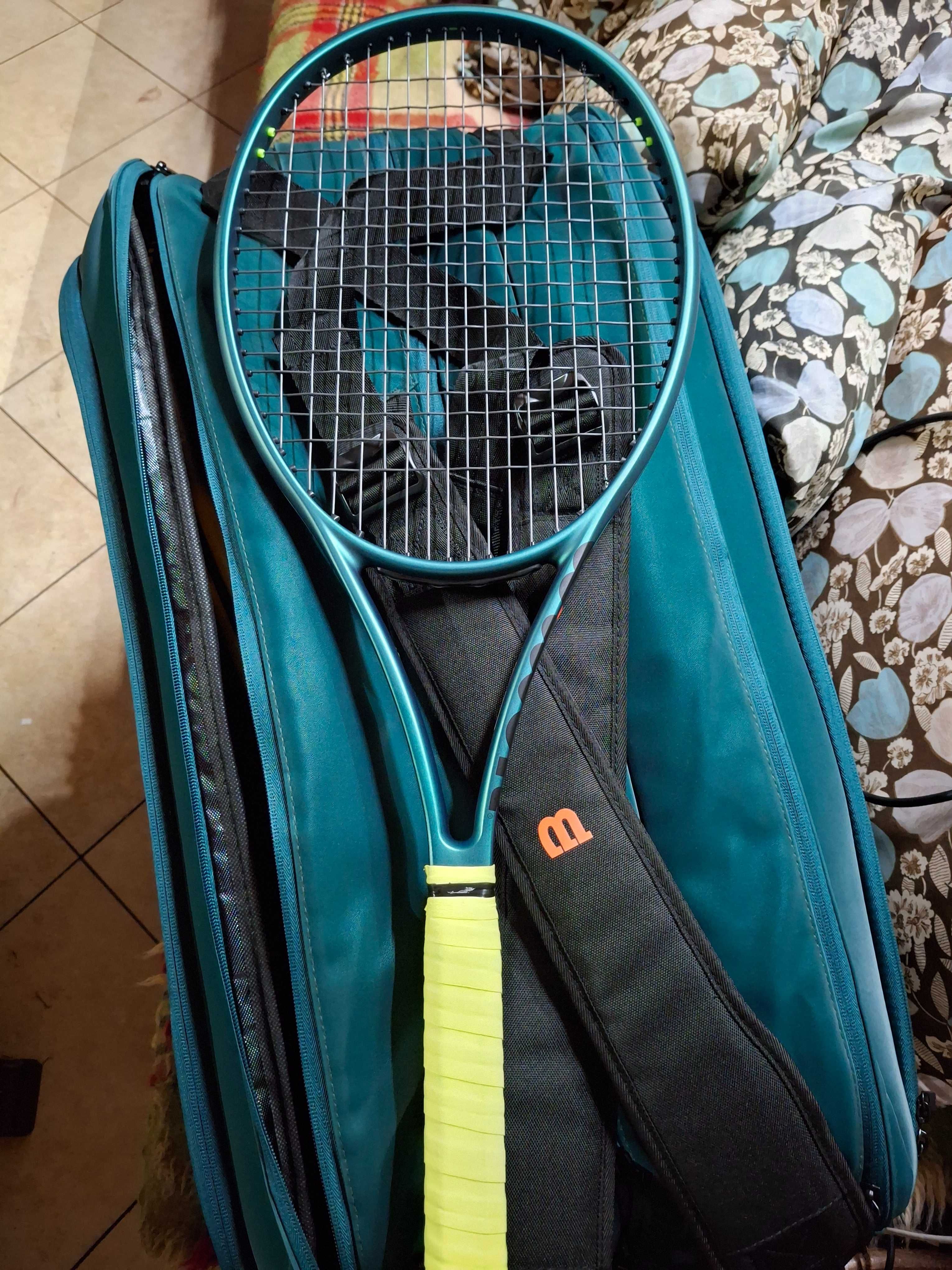 Wilson Blade 98 v9 16x19 grip 3