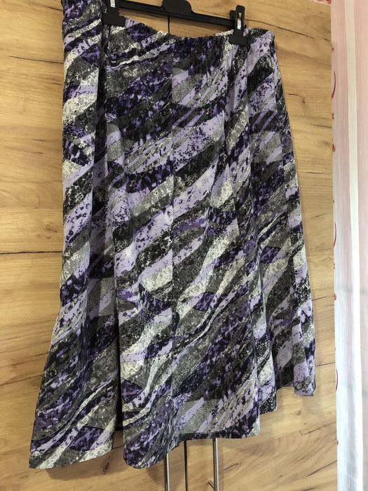 Fusta eleganta marimea 50