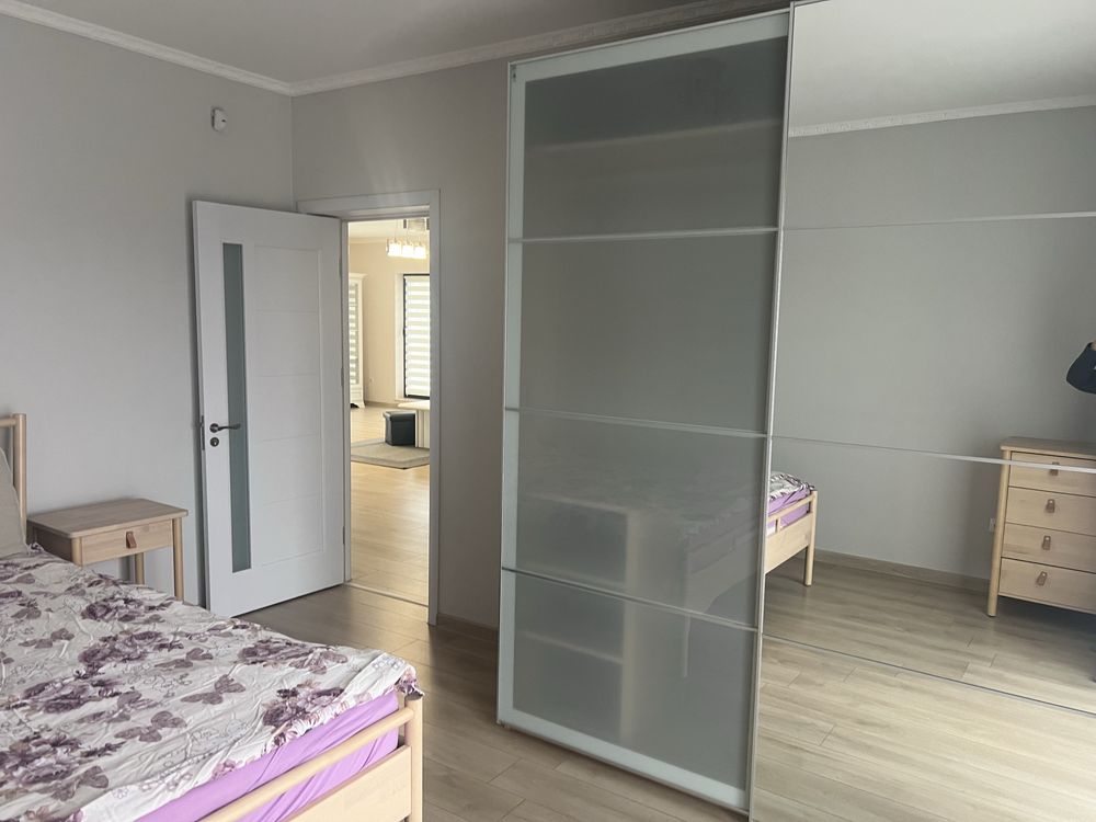 Inchiriez apartament la casa la 5 minute de centrul orasului de mers p