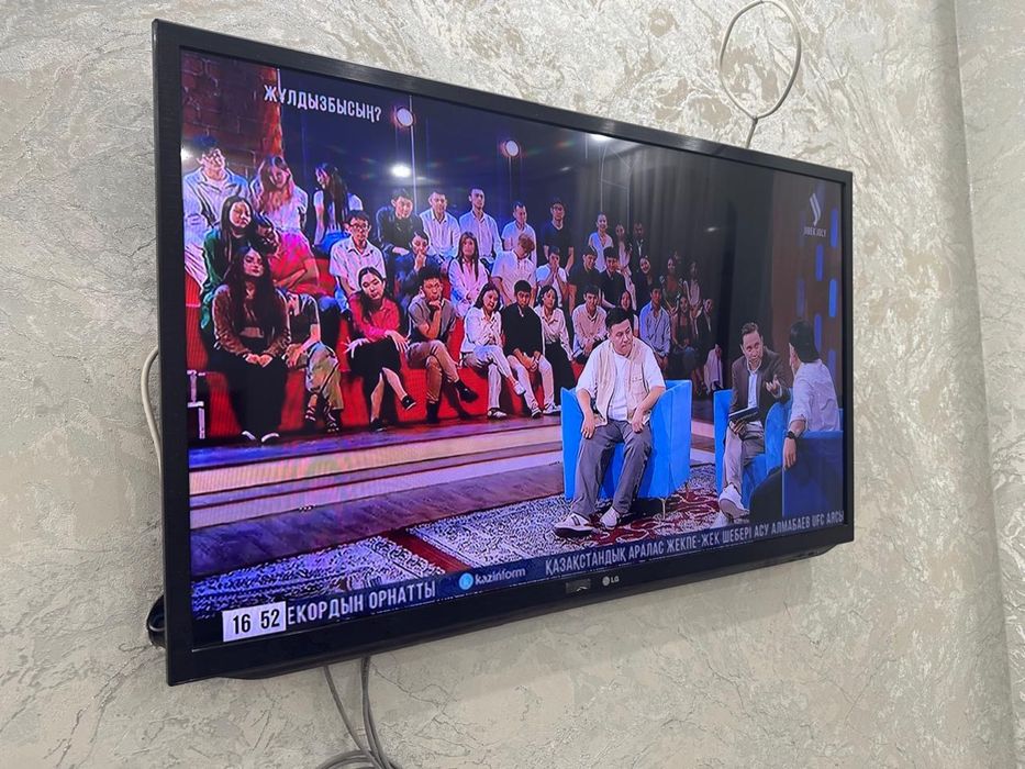 Телевизор б/у в отличном состоянии