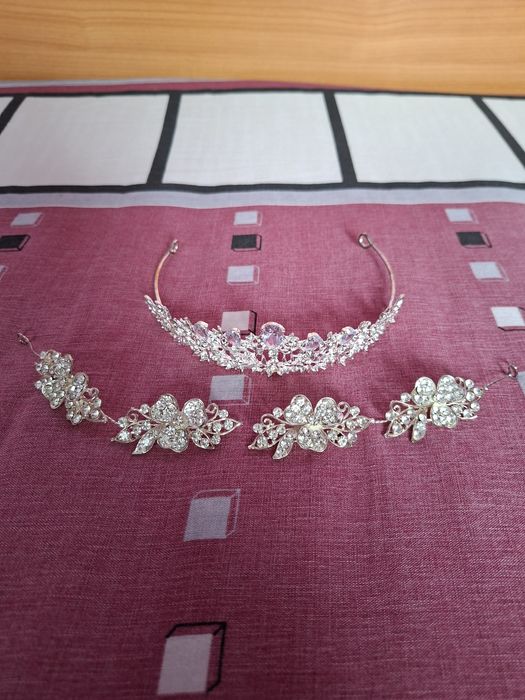Vând Coronițe și Accesorii Mireasă Noi