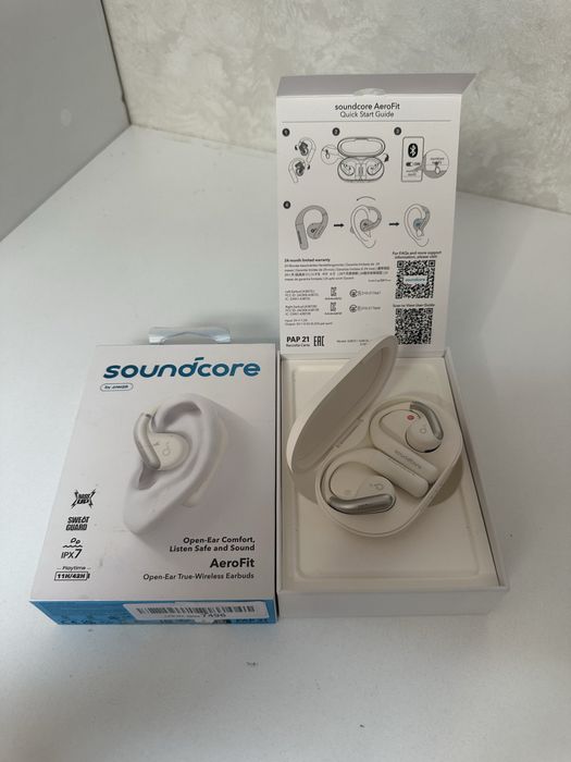 Căști in-ear Soundcore AeroFit, White, NOU nefolosite