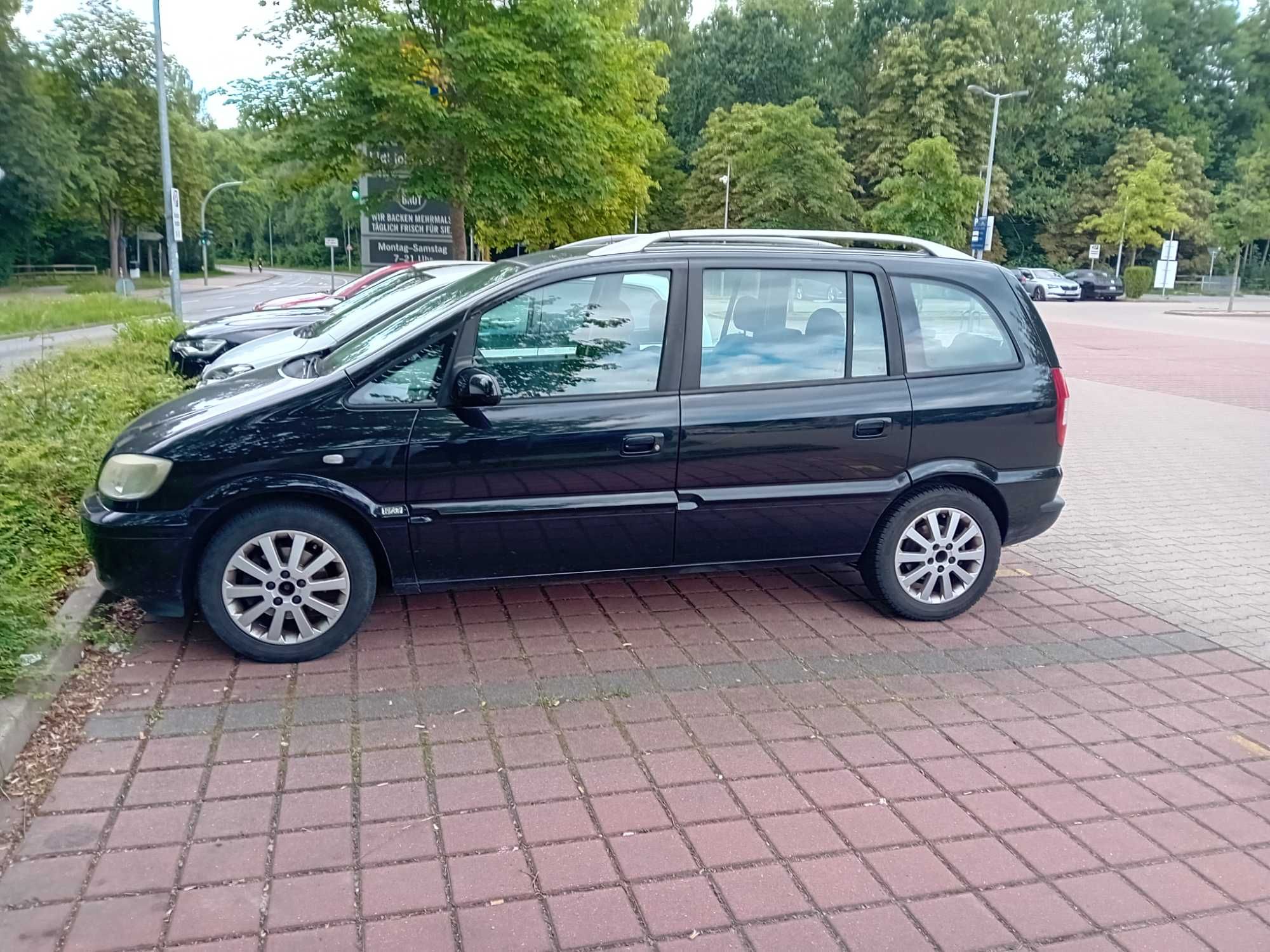 Продавам Opel Zafira 1.6