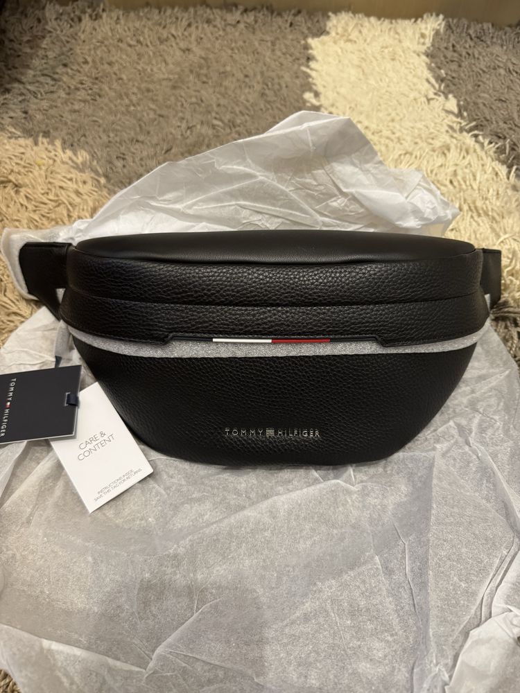 Tommy Hilfiger чанта
