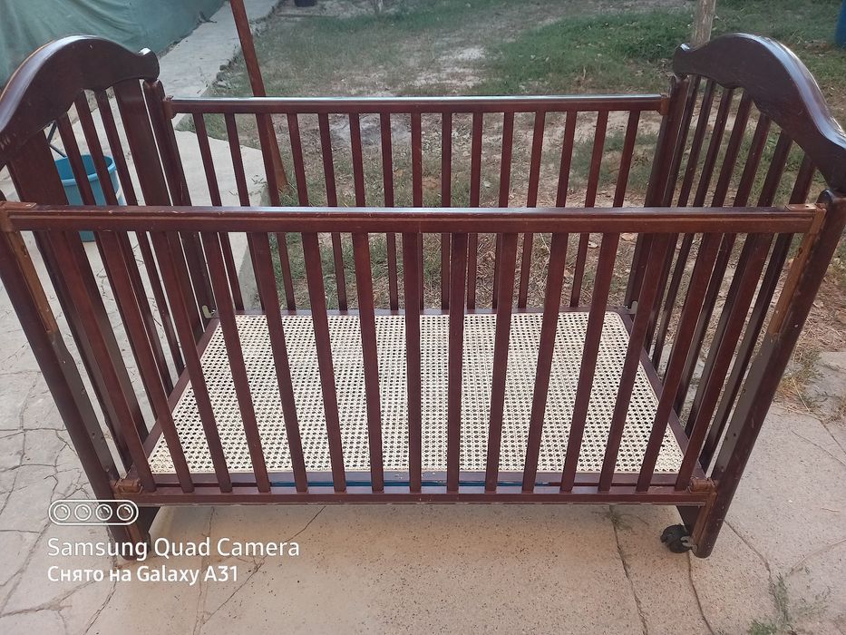 Продаётся детский кровать с матрасом вместе  в хорошем состоянии
