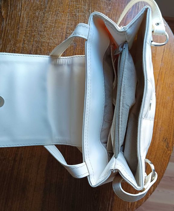 Дамска бяла чанта