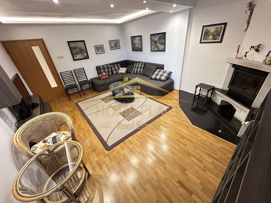 Дава се под наем Тристаен апартамент в Варна, Център - 120 кв.м за 918 € - Снимка #1