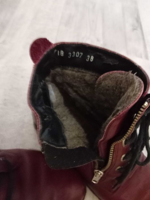 Vand ghete Marelbo, 38, purtate foarte putin, din piele, imblanite