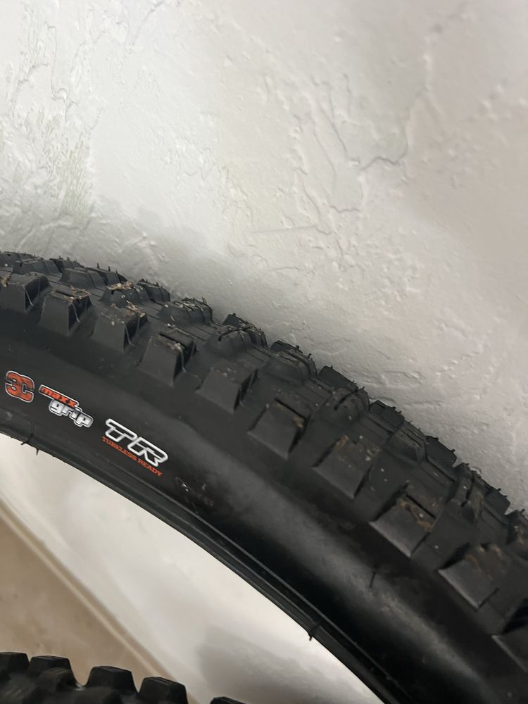 Гуми  Maxxis,schwalbe assegai, magic mary