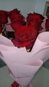 Продам цветы розы 11 штук свежий 8500 тенге