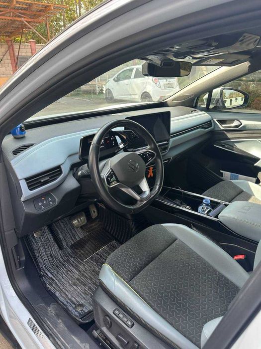 Продается автомобиль Volkswagen ID 4 X 2022