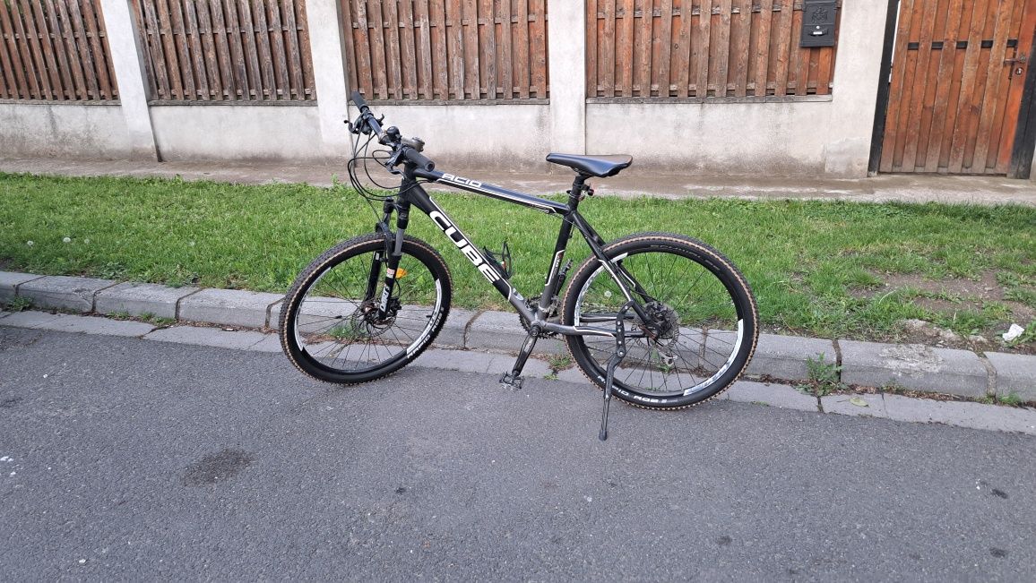 Vând bicicletă cu frane pe lichid hidraulic [Cube, Ghost, Scott,