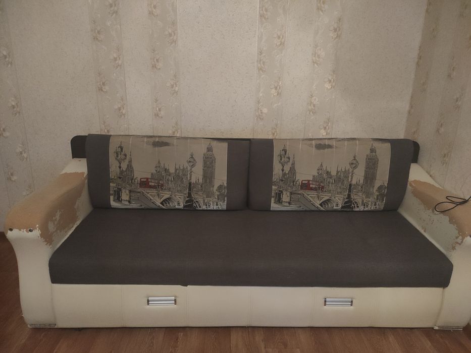 Продам Диван расскладывающий