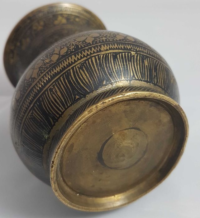 Superba mica vaza antica orientala bronz nielo