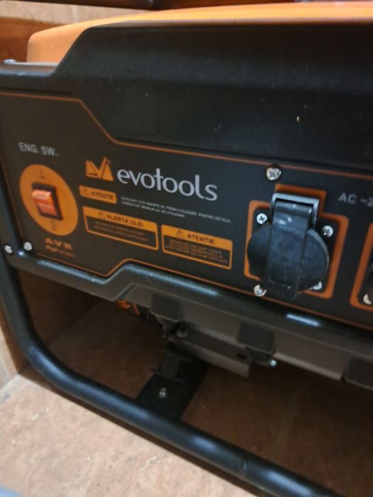 Vand generator curent