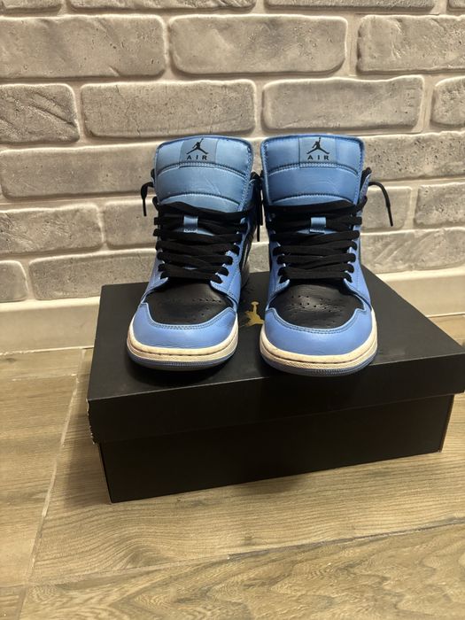 ОРИГИНАЛНИ air jordan 1 mid royal blue