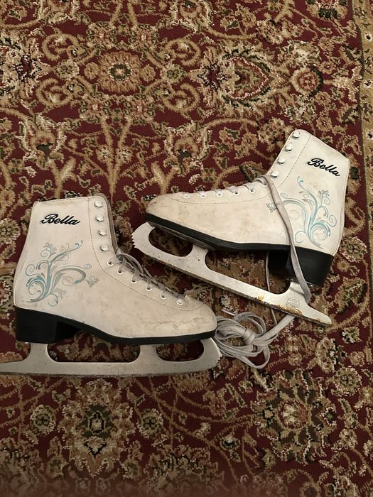 Продам коньки срочно