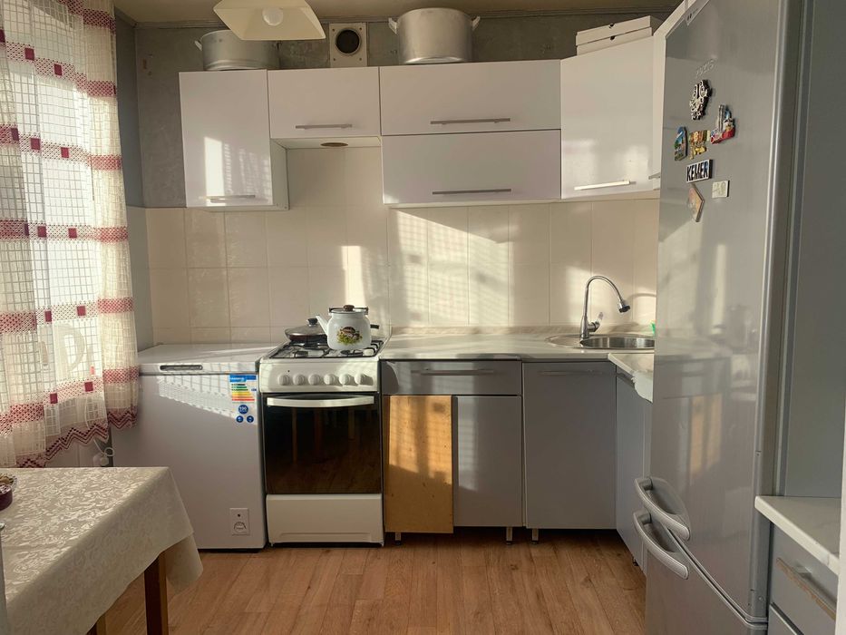 №1422. Продается 3-х комнатная кв. по пр. Мира. (Свечка)