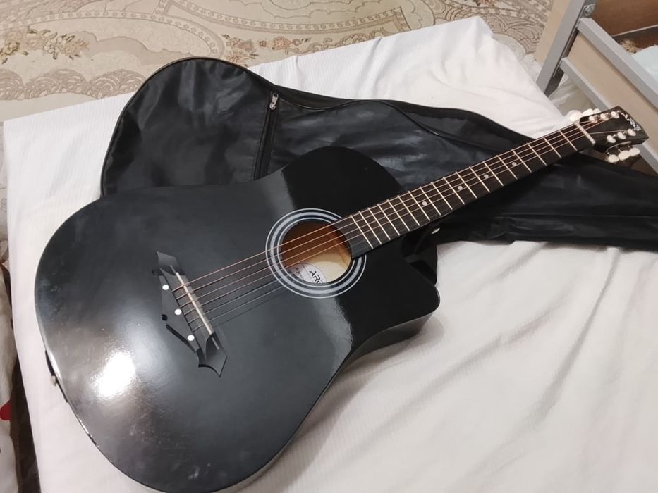 Акустическая гитара