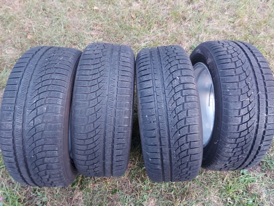 Jante originale Ford Kuga 235 55 17 Nokian de iarnă stare ca noi