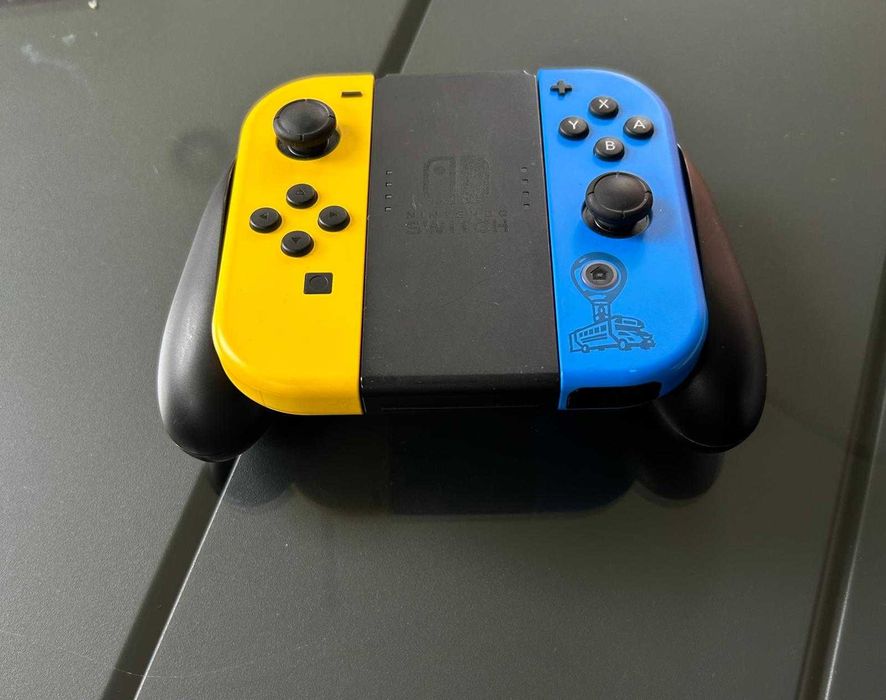 Nintendo Switch Fortnite + 3 jocuri + Pro Controller + accesorii