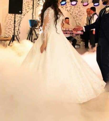 Vând rochie de mireasă