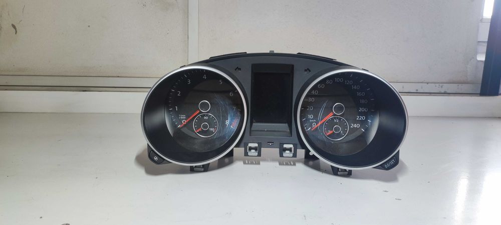 Ceasuri bord volkswagen vw golf 6 break cod 5K0920870F