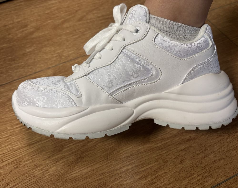 Guess сникърси марстонки 40 номер
