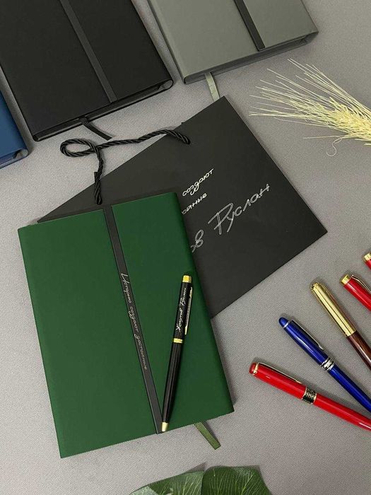 Именные и корпоративные подарочные наборы с гравировкой и УФ-печатью