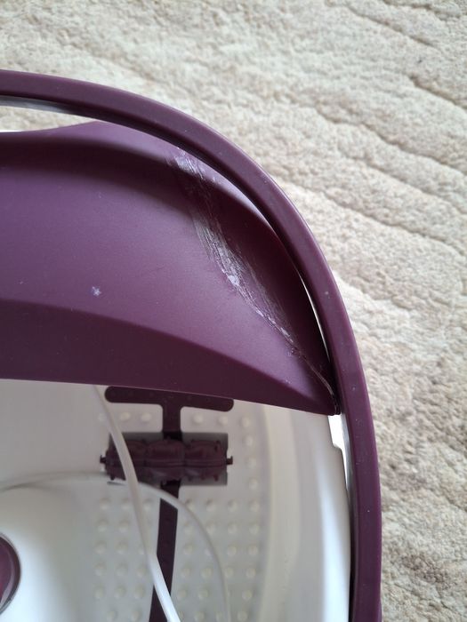 Вана за педикюр в бяло и лилаво