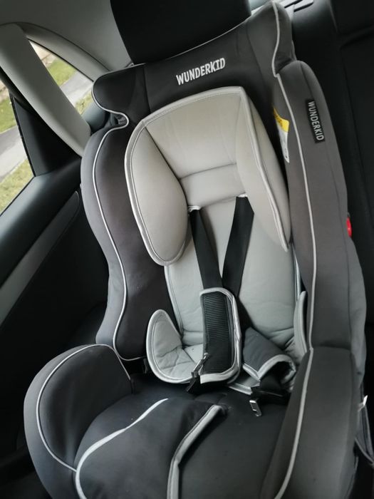 Vând scaun auto fara isofix cu poziție de somn !