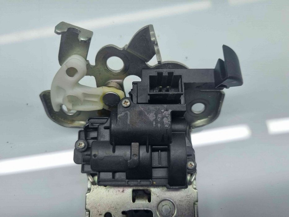 Broasca haion Audi A3 Sportback (8PA) [Fabr 2004-2013] 8K9827505A