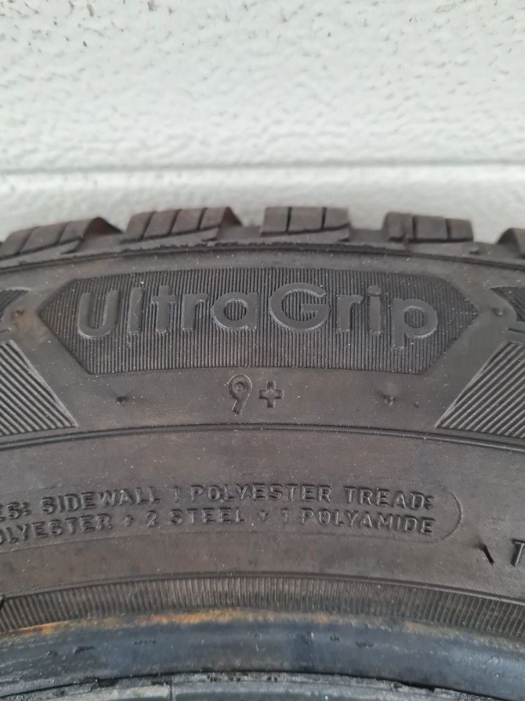 Зимни гуми 2 броя GOODYEAR UltraGrip9+ 185 60 R15 дот 3922