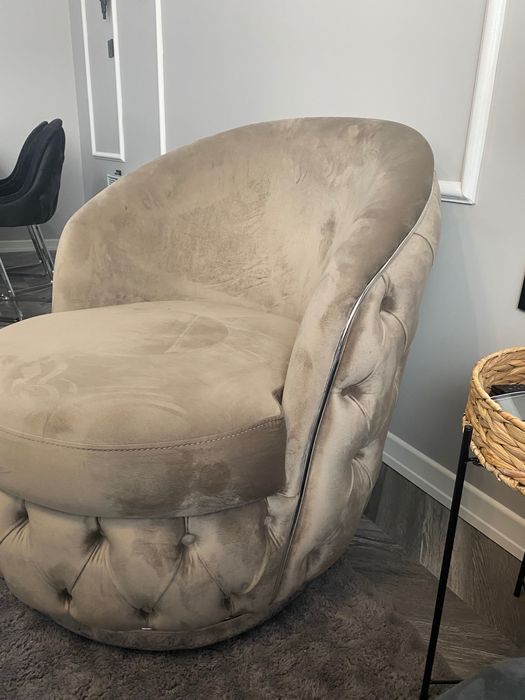 Продавам луксозно кресло