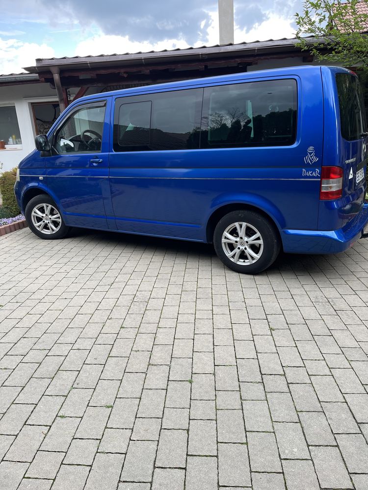 Vând microbuz caravelle