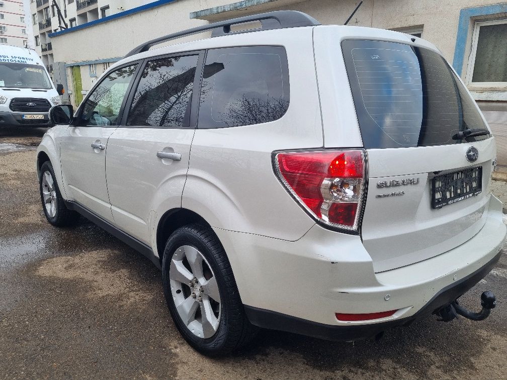 Subaru Forester 2013/schimb cu autoutilitara!!