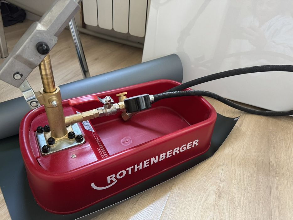 Помпа за тестване на налягане във водопровод