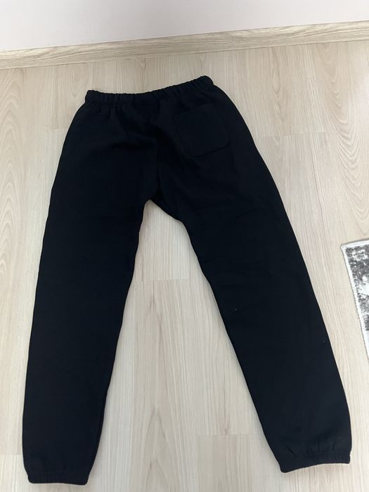 essentials fear of god панталони