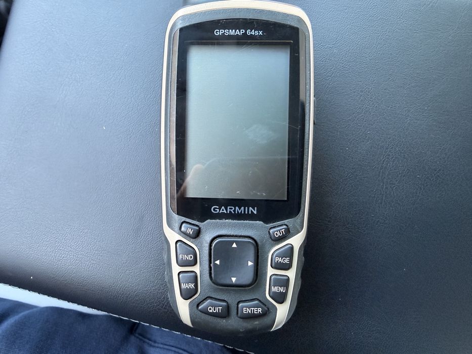 Garmin 64st + зарядни + акумулаторни батерии