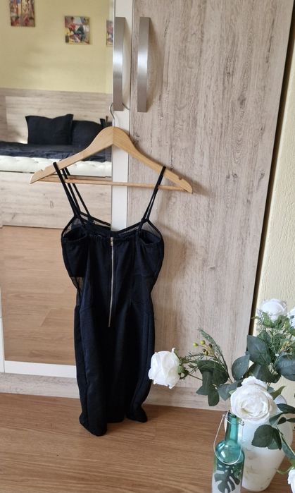 Черна къса черна рокля с прозрачни елементи Tally Weil