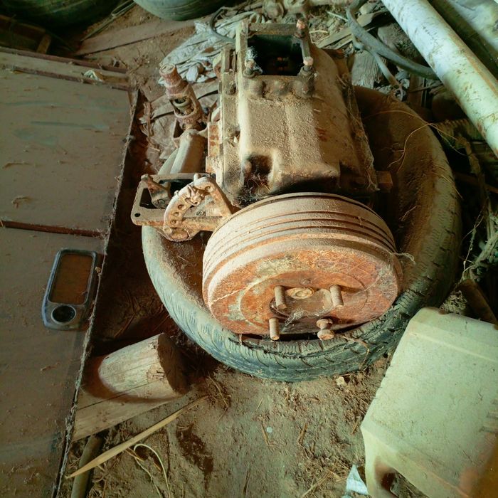 Коробка зил сотилади