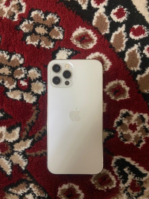 Продам Айфон 12 про