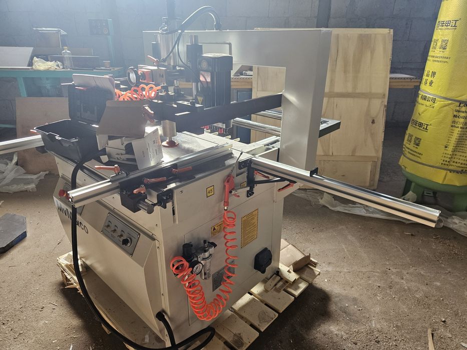 Чисто нова Китайска пробивна машина с две глави по 21 шпиндела