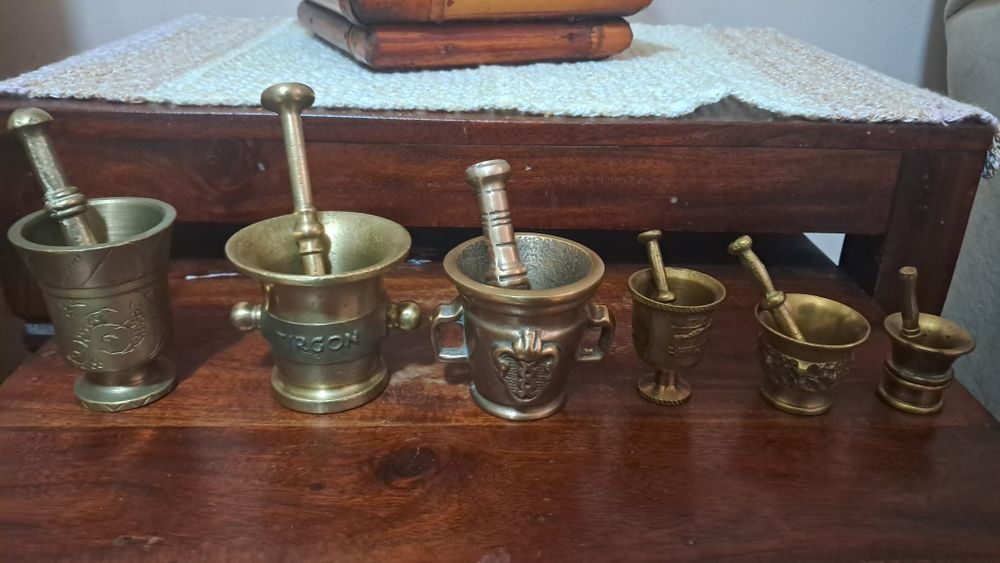6 mojare din bronz cu pistil