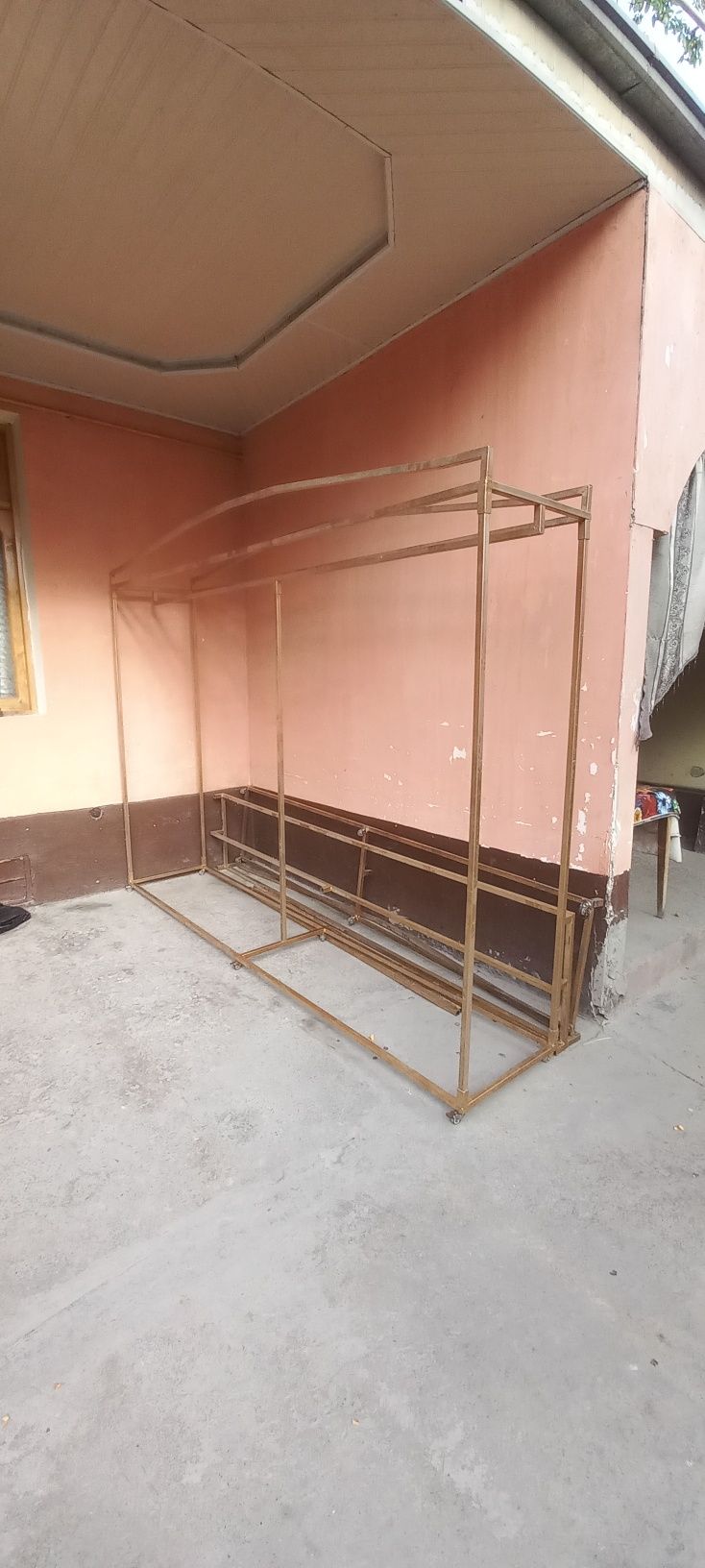 podstavka veshilka dopkonlar va ijaraga bersa xam boladi