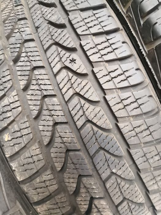 фолксваген т5 т6  vw 215 60 17 цола гуми dot 22 Goodyear