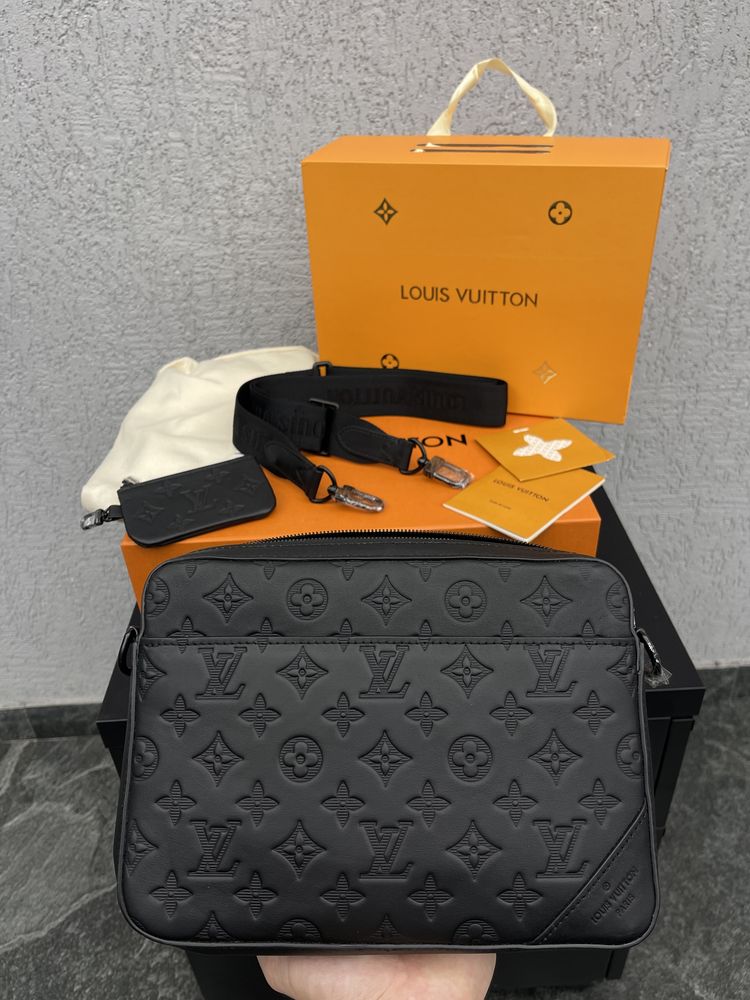 Borseta Louis Vuitton piele neagra