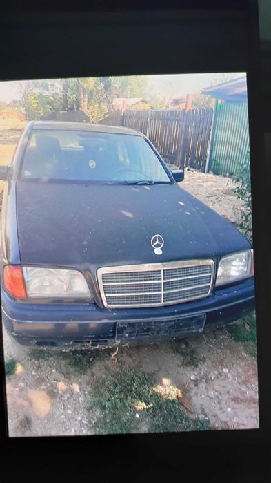 Vind diferite piese de mercedes 220 diesel,alternator,electromotor,