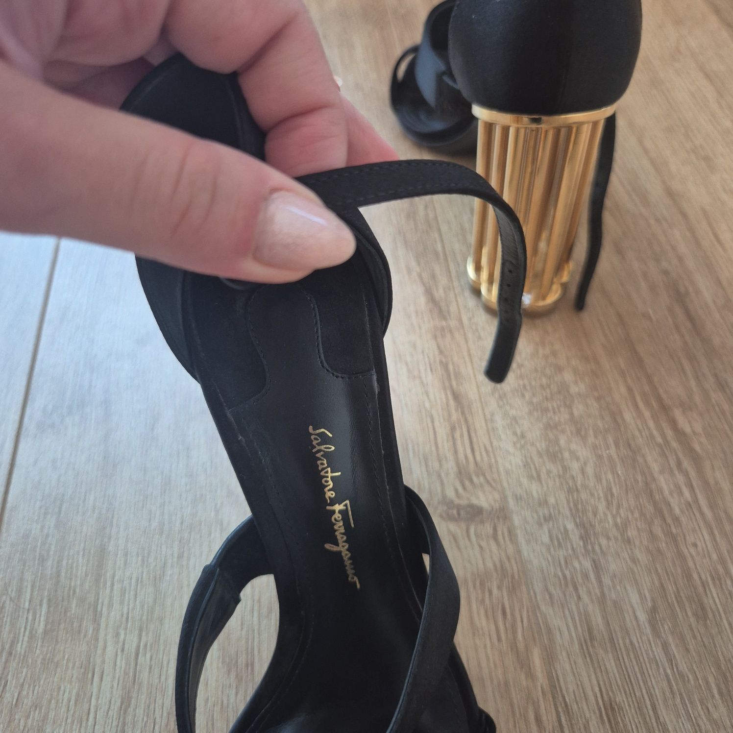 Оригинални обувки на висок ток Salvatore Ferragamo 37,5 номер